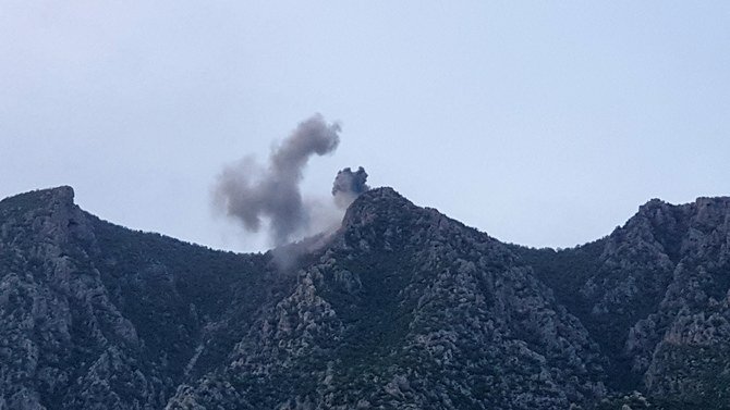 イラク治安部隊は治安活動中にモスル西部のアダイヤ山地帯でダーイシュのアジトを発見した。（資料写真/AFP）