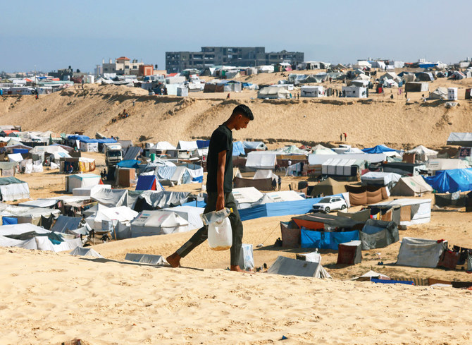 国連は、イスラエル軍がハーン・ユーニス近郊のアルカララ、バニ・スハイラ、その他の地域から市民を退去させるよう命じたことにより、最大25万人が影響を受けていると推定している。(AFP/ファイル)