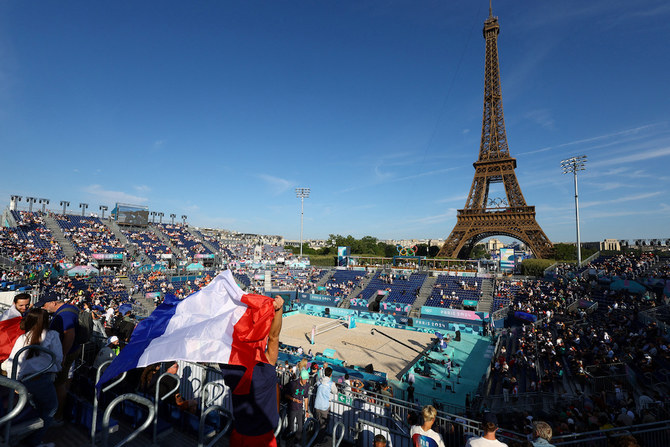 フランス国旗が掲げられた、Eiffel Tower Stadiumの全景(ロイター）